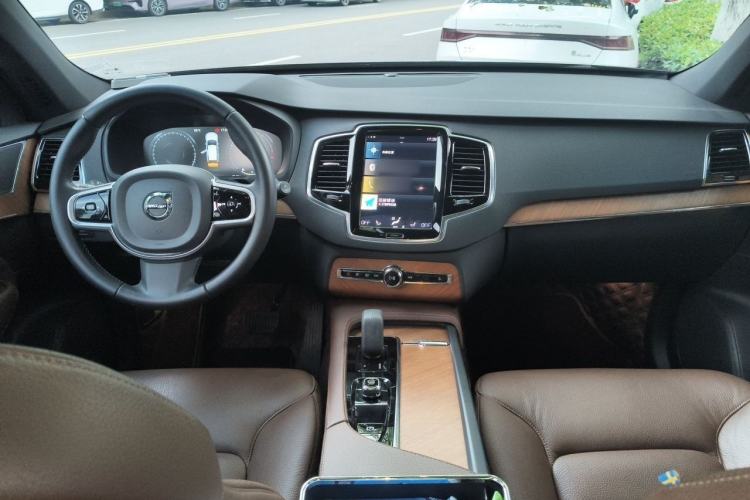 Used Volvo XC90 2022 B6 Zhiyi Luxury Edition 7-Seater Center Console