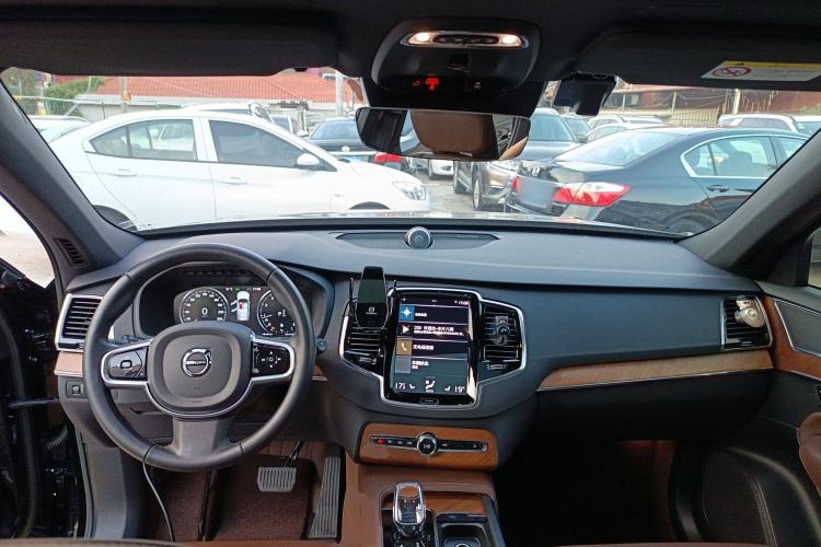 Used Volvo XC90 2022 B6 Zhiyi Luxury Edition 7-Seater Center Console