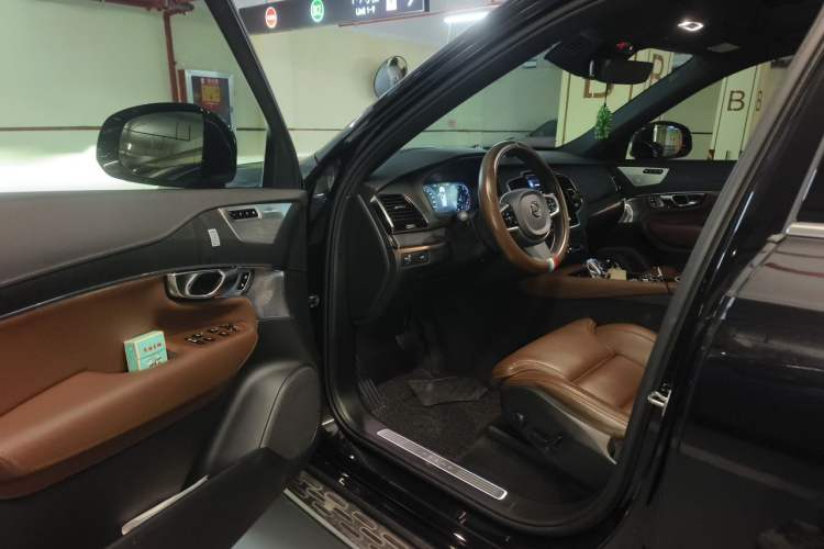 Used Volvo XC90 2022 B6 Zhiya Luxury 7-Seater Driver Seat