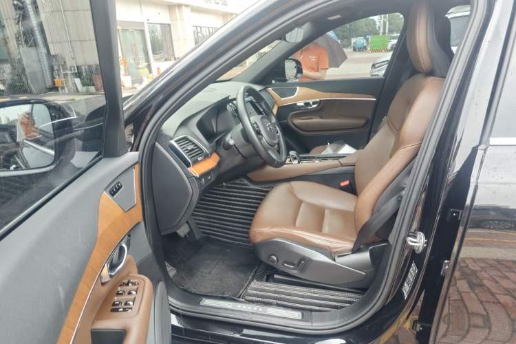 Used Volvo XC90 2022 B5 Smart Drive Luxury Edition 5 Seats Driver Seat