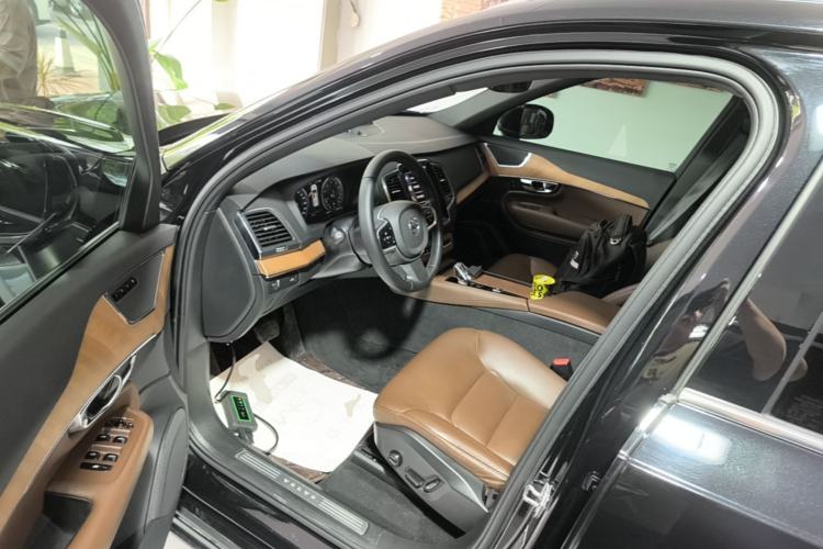 Used Volvo XC90 2022 B5 Smart Drive Luxury Edition 5 Seats Driver Seat