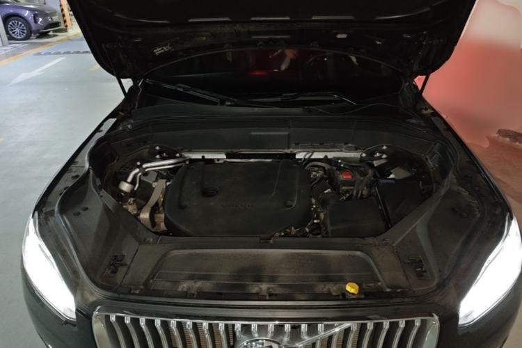 Used Volvo XC90 2022 B6 Zhiya Luxury 7-Seater Engine Bay