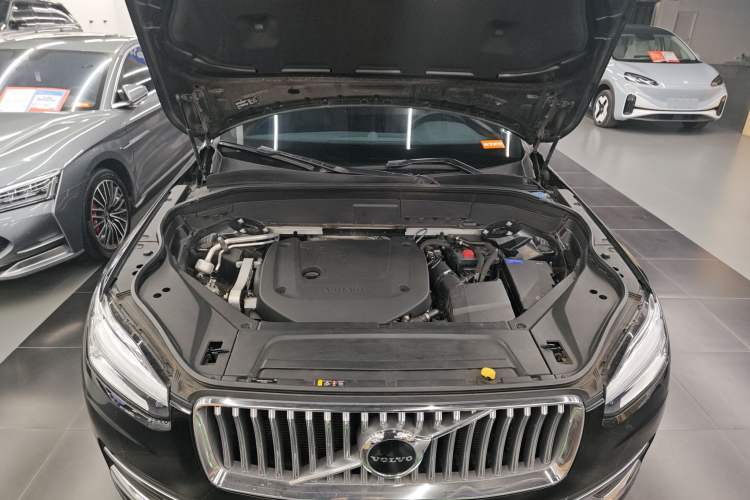 Used Volvo XC90 2022 B6 Zhiyi Luxury Edition 7-Seater Engine Bay