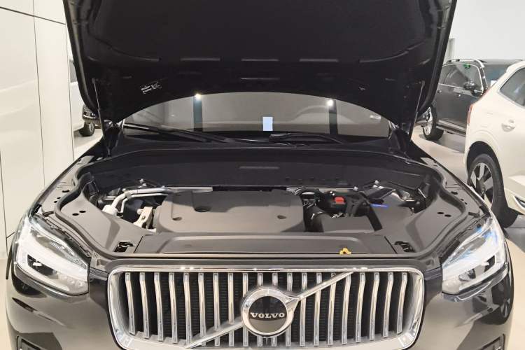 Used Volvo XC90 2022 B6 Zhiyi Luxury Edition 7-Seater Engine Bay
