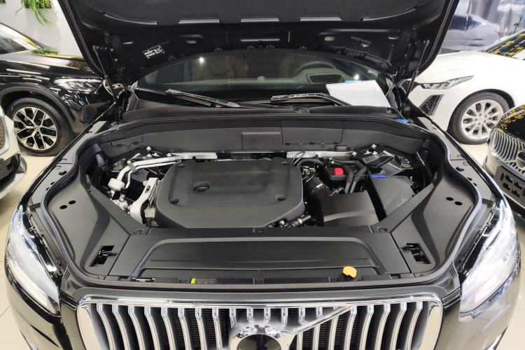 Used Volvo XC90 2022 B6 Zhiya Luxury 7-Seater Engine Bay