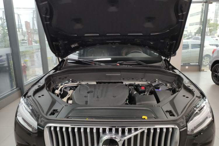 Used Volvo XC90 2022 B5 SmartDrive Luxury Edition 7 Seats Engine Bay