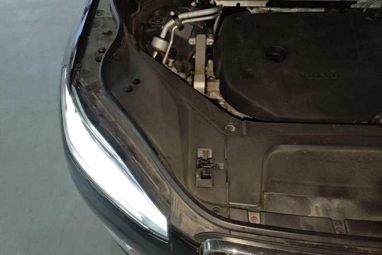 Used Volvo XC90 2022 B6 Zhiya Luxury 7-Seater Engine Bay Right