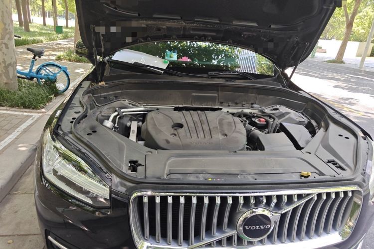 Used Volvo XC90 2022 B5 SmartDrive Luxury Edition 7 Seats Engine Bay Right