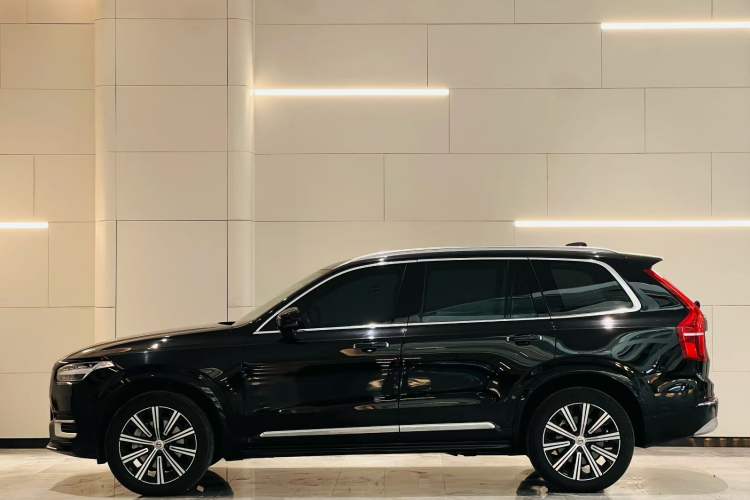 Used Volvo XC90 2022 B5 SmartDrive Luxury Edition 7 Seats Exterior 3