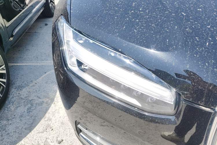 Used Volvo XC90 2022 B6 Zhiyi Luxury Edition 7-Seater Exterior 3