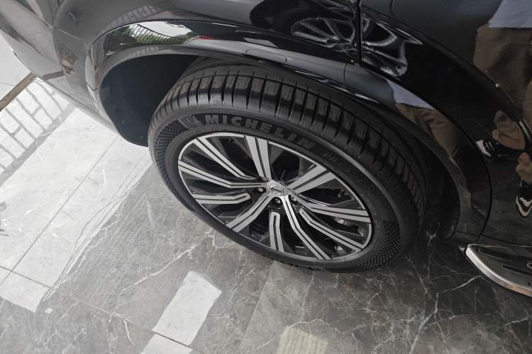 Used Volvo XC90 2022 B6 Zhiyi Luxury Edition 7-Seater Exterior 4