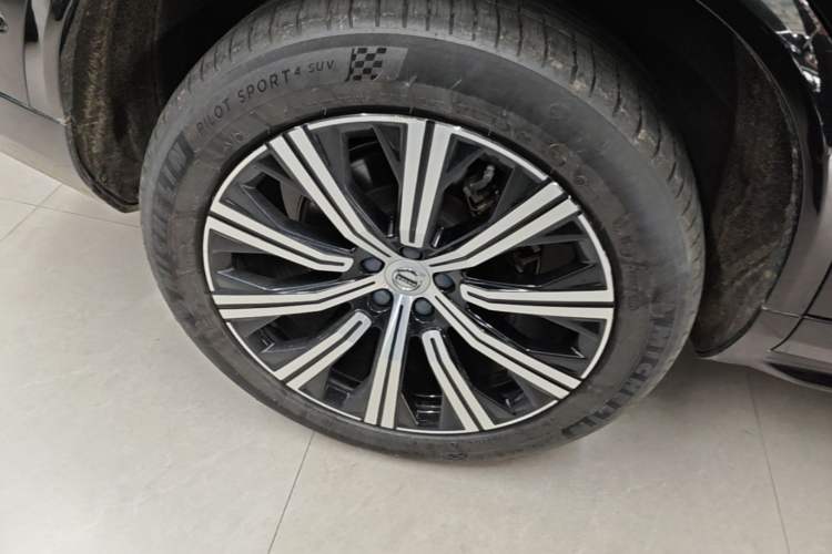 Used Volvo XC90 2022 B6 Zhiya Luxury 7-Seater Exterior 5