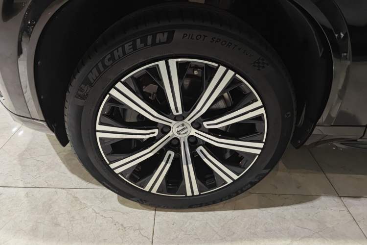 Used Volvo XC90 2022 B6 Zhiyi Luxury Edition 7-Seater Exterior 7