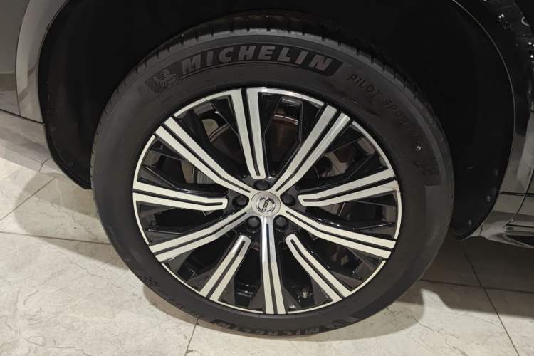 Used Volvo XC90 2022 B6 Zhiyi Luxury Edition 7-Seater Exterior 8