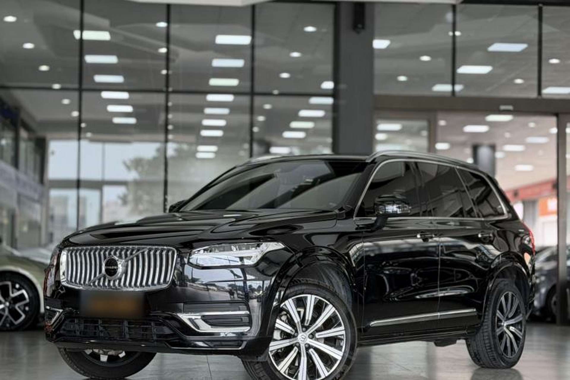 Used Volvo XC90 2022 B5 SmartDrive Luxury Edition 7 Seats Front Left 45 Deg