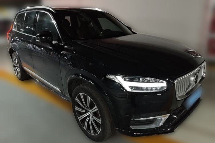 Used Volvo XC90 2022 B6 Zhiya Luxury 7-Seater Front Right 45 Deg
