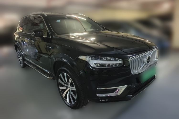 Used Volvo XC90 2022 B6 Zhiya Luxury 7-Seater Front Right 45 Deg