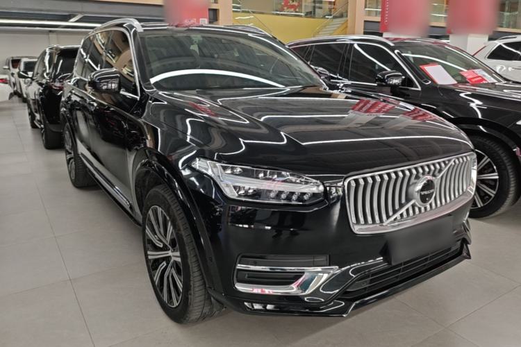 Used Volvo XC90 2022 B6 Zhiya Luxury 7-Seater Front Right 45 Deg