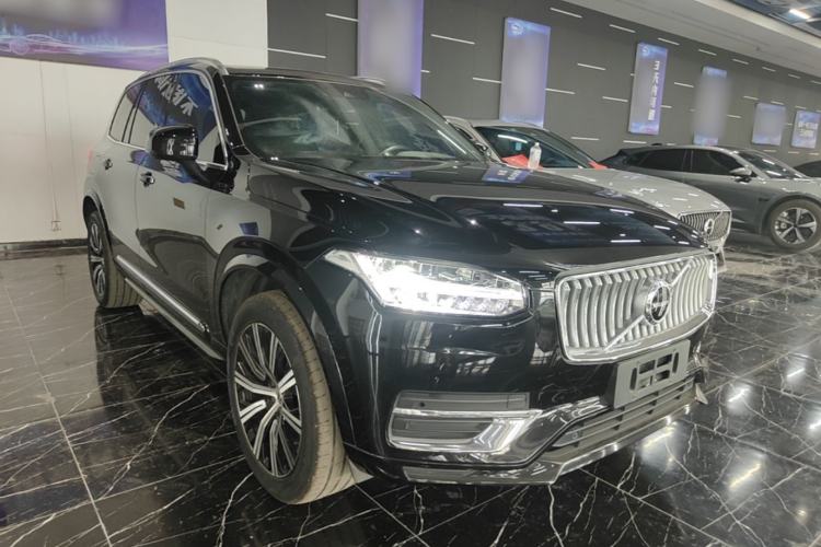 Used Volvo XC90 2022 B6 Zhiyi Luxury Edition 7-Seater Front Right 45 Deg