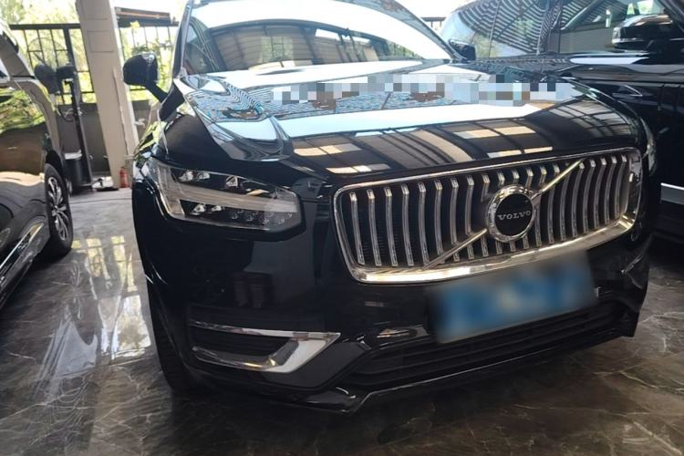 Used Volvo XC90 2022 B6 Zhiyi Luxury Edition 7-Seater Front Right 45 Deg