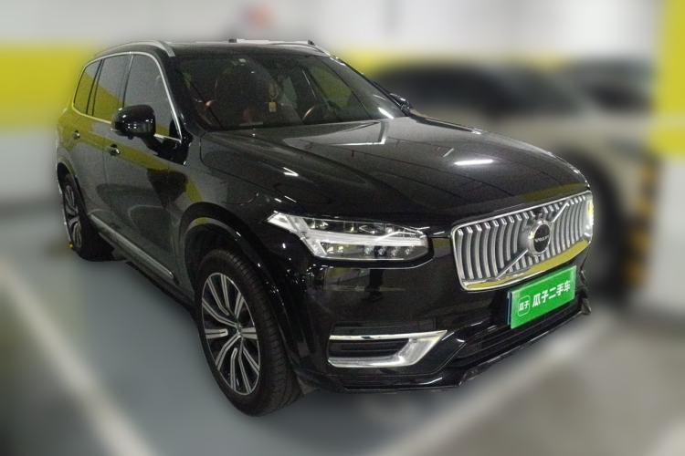 Used Volvo XC90 2022 B5 SmartDrive Luxury Edition 7 Seats Front Right 45 Deg