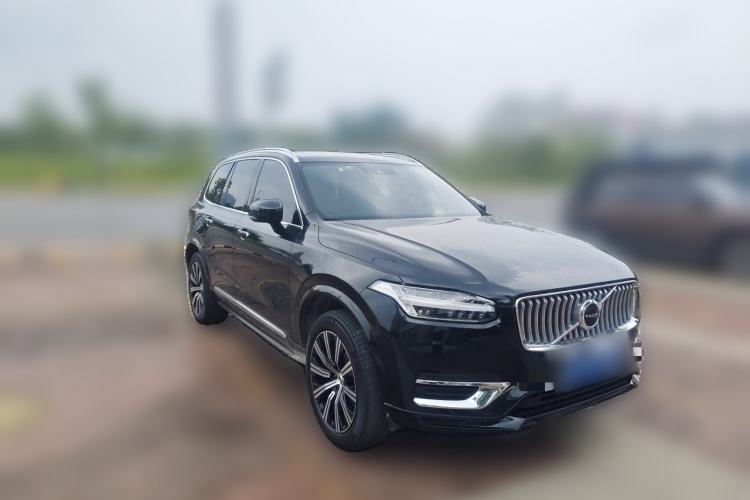 Used Volvo XC90 2022 B5 Smart Drive Luxury Edition 5 Seats Front Right 45 Deg