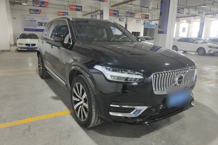 Used Volvo XC90 2022 B6 Zhiyi Luxury Edition 7-Seater Front Right 45 Deg