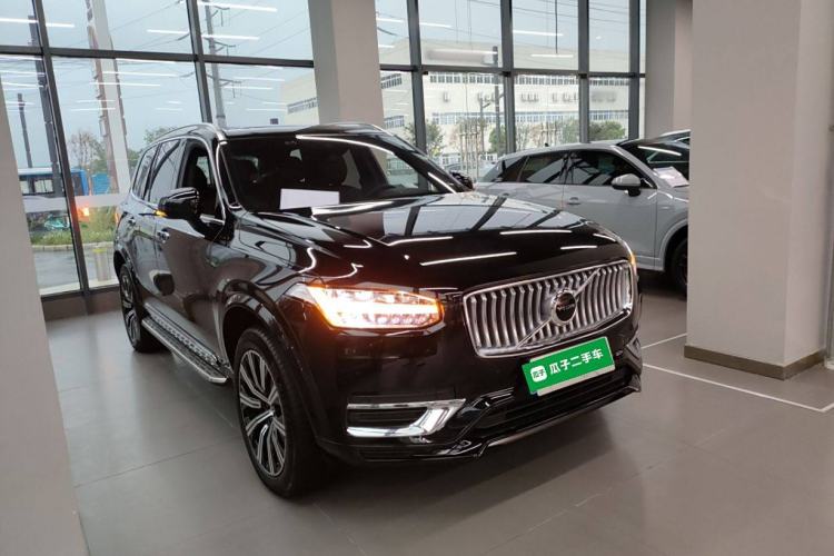 Used Volvo XC90 2022 B5 SmartDrive Luxury Edition 7 Seats Front Right 45 Deg