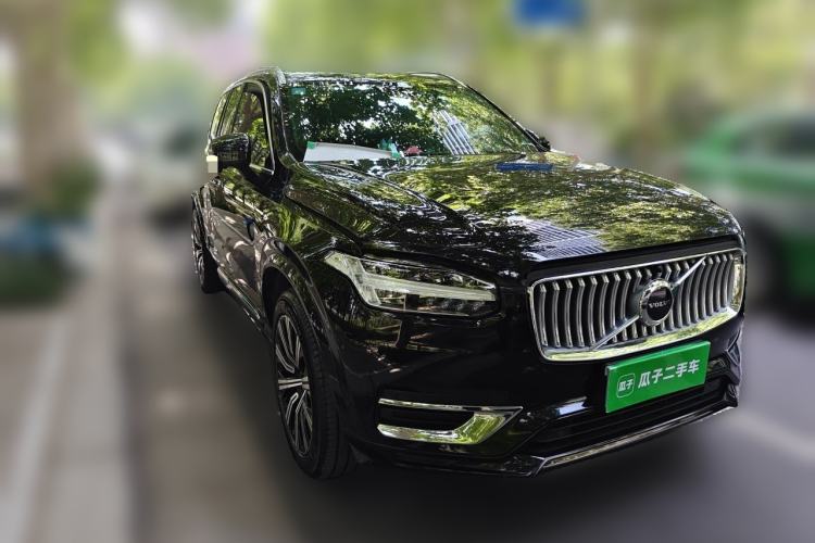 Used Volvo XC90 2022 B5 SmartDrive Luxury Edition 7 Seats Front Right 45 Deg