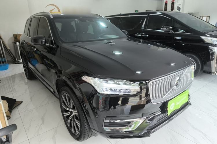 Used Volvo XC90 2022 B5 Smart Drive Luxury Edition 5 Seats Front Right 45 Deg