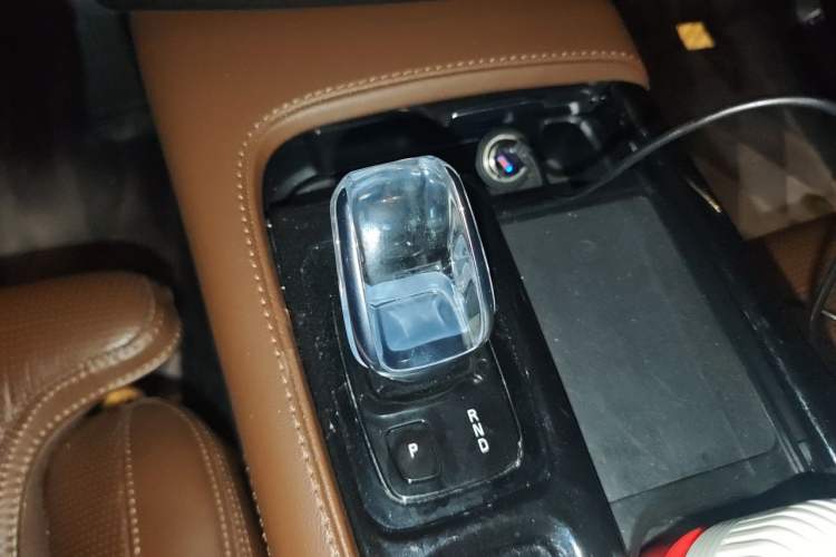 Used Volvo XC90 2022 B6 Zhiya Luxury 7-Seater Gear Lever