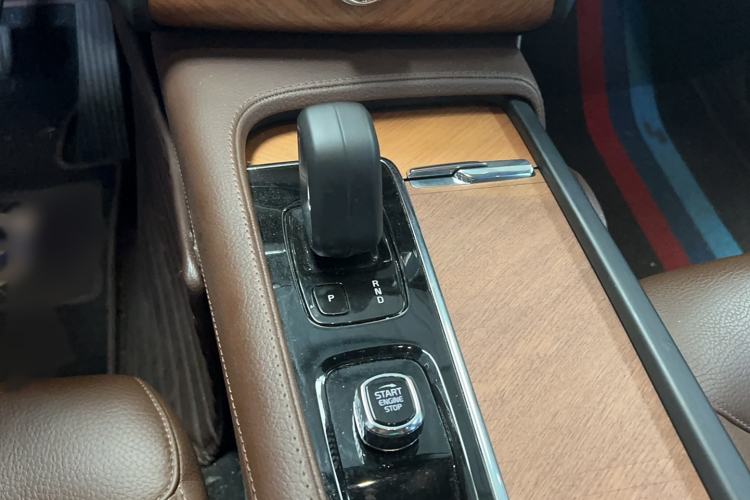 Used Volvo XC90 2022 B6 Zhiyi Luxury Edition 7-Seater Gear Lever