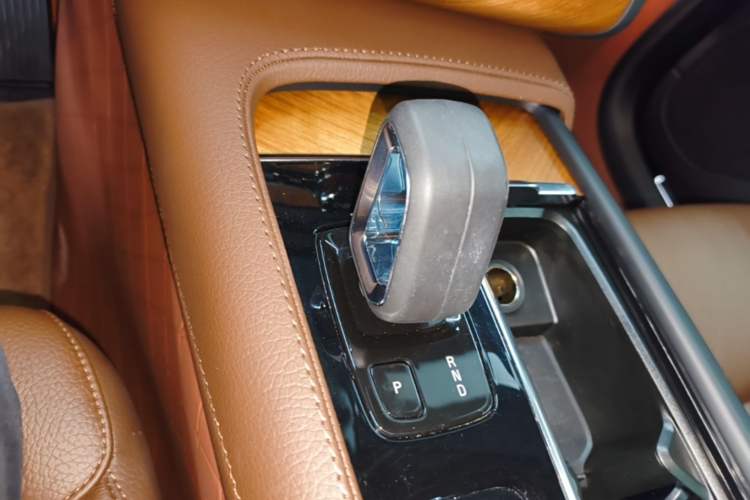 Used Volvo XC90 2022 B6 Zhiyi Luxury Edition 7-Seater Gear Lever