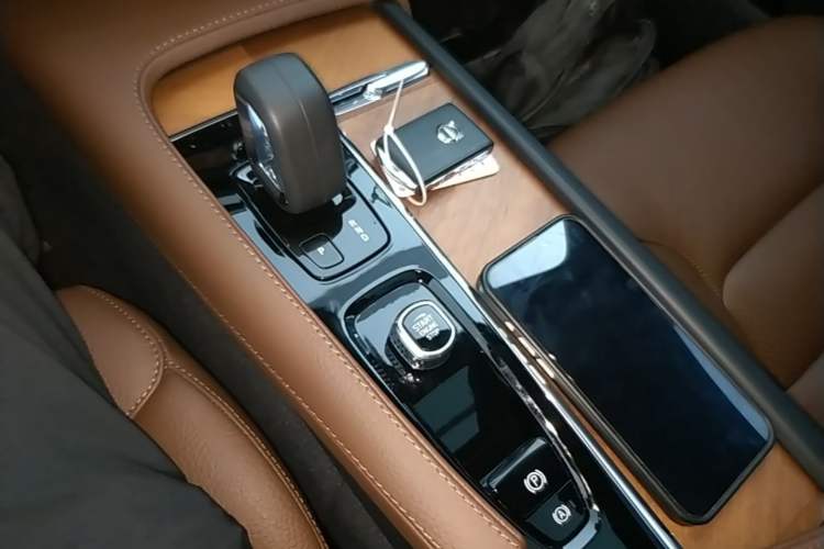 Used Volvo XC90 2022 B6 Zhiyi Luxury Edition 7-Seater Gear Lever