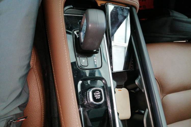 Used Volvo XC90 2022 B6 Zhiyi Luxury Edition 7-Seater Gear Lever