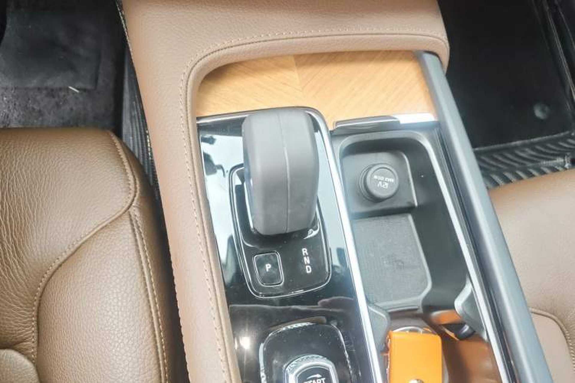 Used Volvo XC90 2022 B5 Smart Drive Luxury Edition 5 Seats Gear Lever