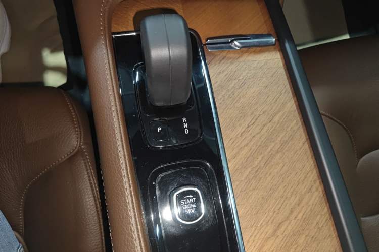Used Volvo XC90 2022 B6 Zhiyi Luxury Edition 7-Seater Gear Lever