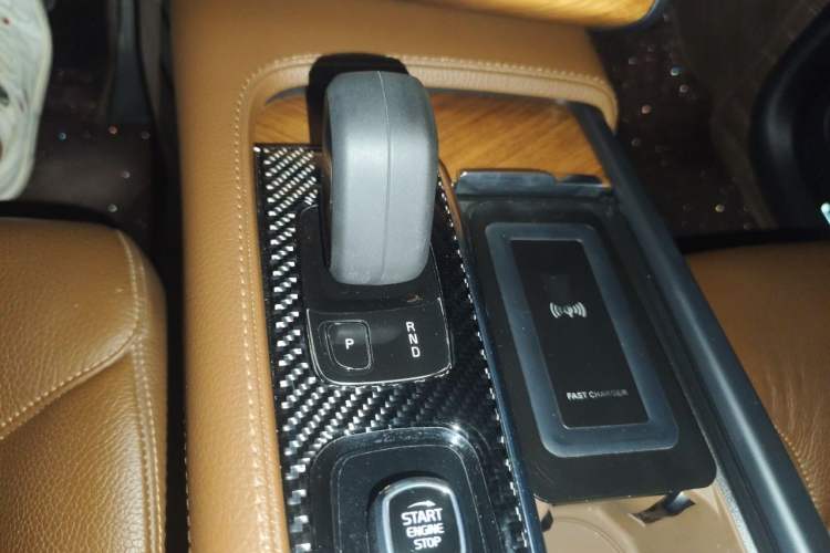Used Volvo XC90 2022 B6 Zhiyi Luxury Edition 7-Seater Gear Lever