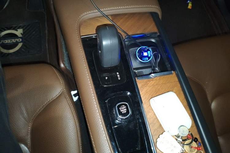 Used Volvo XC90 2022 B6 Zhiyi Luxury Edition 7-Seater Gear Lever