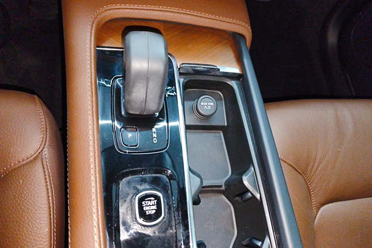Used Volvo XC90 2022 B6 Zhiyi Luxury Edition 7-Seater Gear Lever