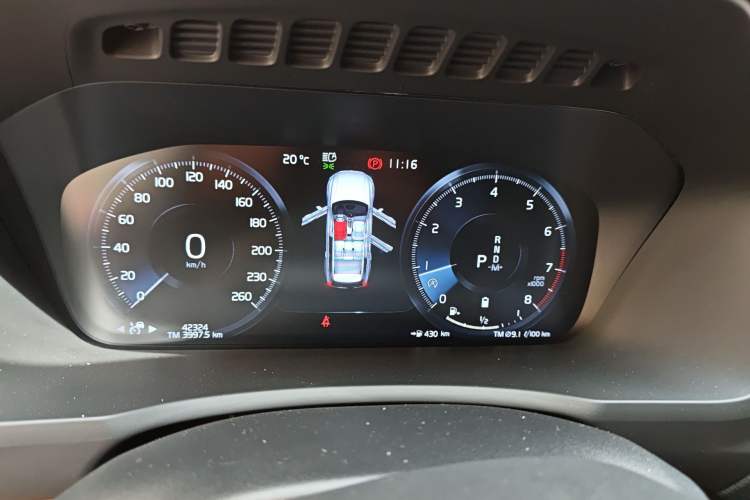 Used Volvo XC90 2022 B5 Smart Drive Luxury Edition 5 Seats Instrument Cluster