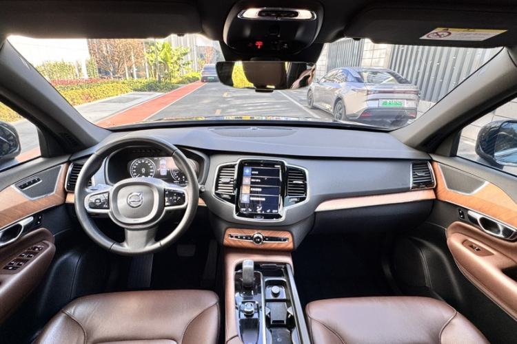 Used Volvo XC90 2022 B6 Zhiyi Luxury Edition 7-Seater Interior 1