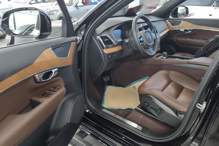 Used Volvo XC90 2022 B5 Smart Drive Luxury Edition 5 Seats Interior 3