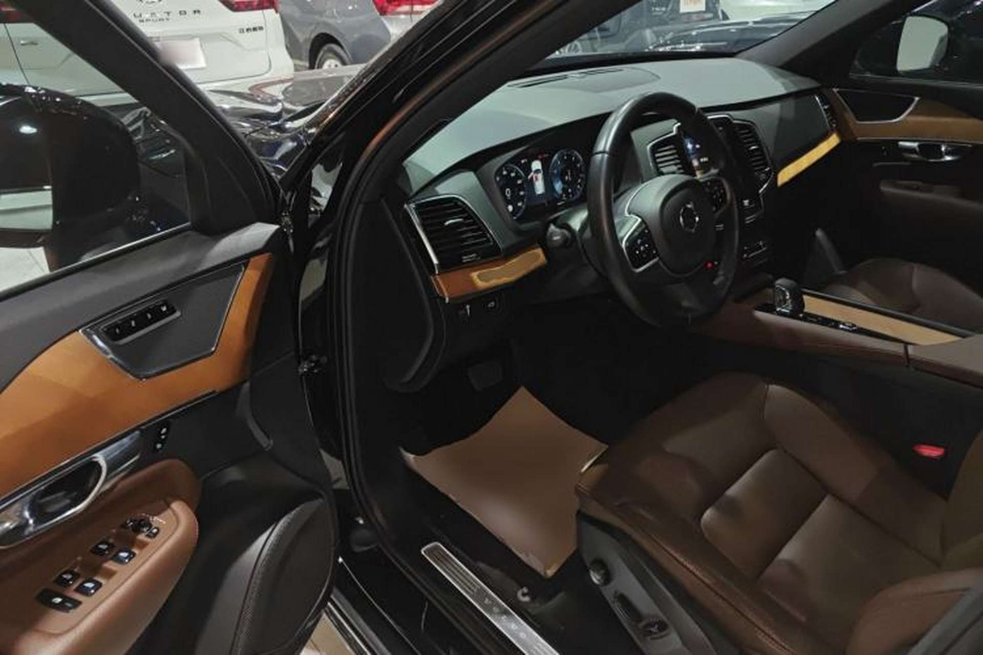Used Volvo XC90 2022 B6 Zhiyi Luxury Edition 7-Seater Interior 3