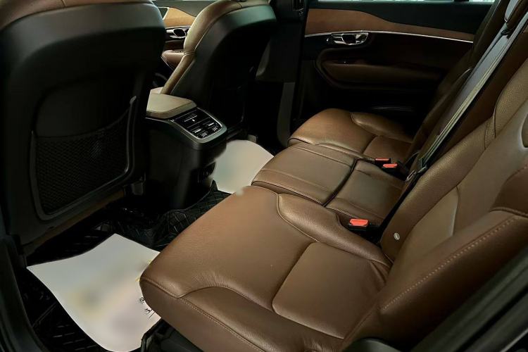 Used Volvo XC90 2022 B5 SmartDrive Luxury Edition 7 Seats Interior 4