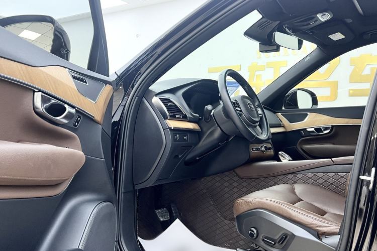 Used Volvo XC90 2022 B6 Zhiyi Luxury Edition 7-Seater Interior 4