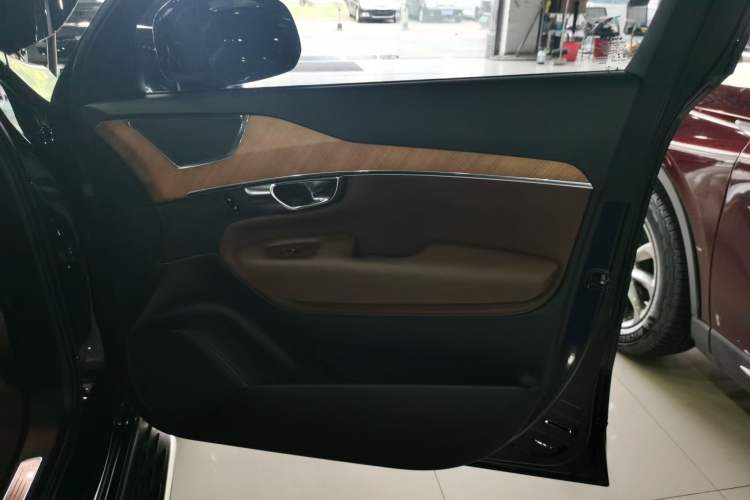 Used Volvo XC90 2022 B6 Zhiyi Luxury Edition 7-Seater Interior 5
