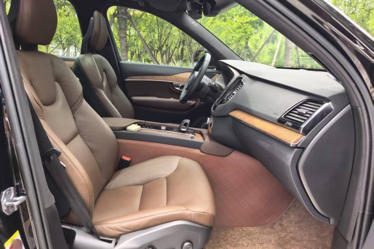 Used Volvo XC90 2022 B6 Zhiyi Luxury Edition 7-Seater Interior 6