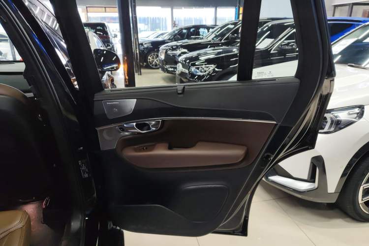 Used Volvo XC90 2022 B6 Zhiya Luxury 7-Seater Interior 6