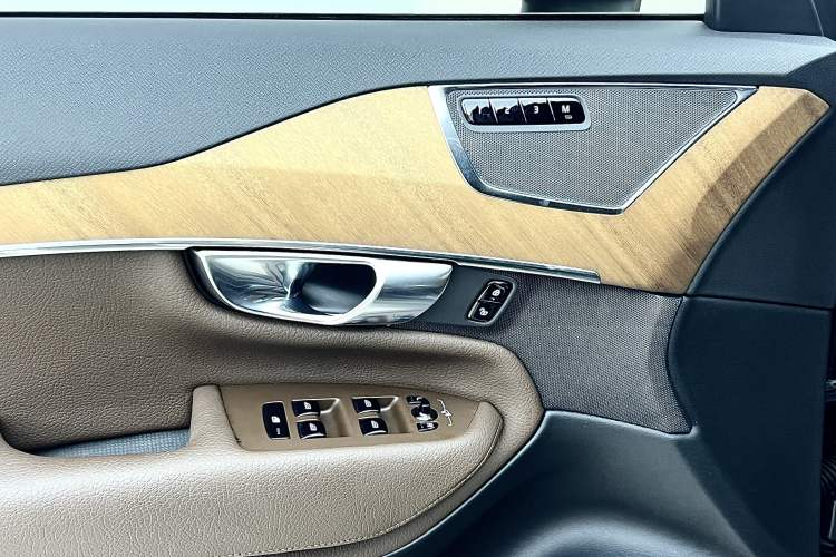 Used Volvo XC90 2022 B6 Zhiyi Luxury Edition 7-Seater Interior 8